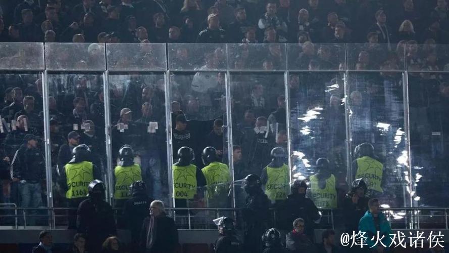 每体：法兰克福球迷有1000人无门票想混进场，被